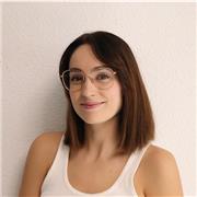 Profesora titulada en Diseño de Interiores con más de 3 años de experiencia en el sector y manejo de programas de diseño.